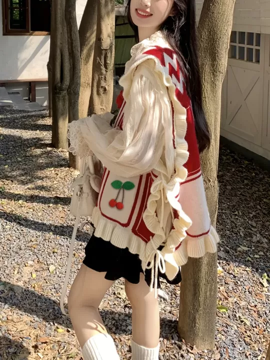 🌸 سترة بلا أكمام بنقشة مربعات وزهور ثلاثية الأبعاد – لمسة أنثوية بطابع ريفي عصري! 🌸 1