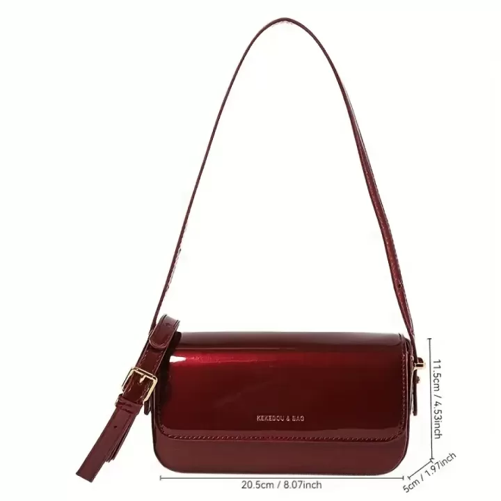 ❤️ حقيبة كتف حمراء لامعة – أناقة ذهبية خريفية 👜✨ 8